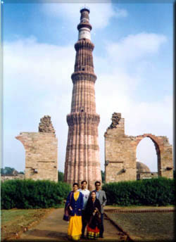 qutub.jpg (21407 bytes)